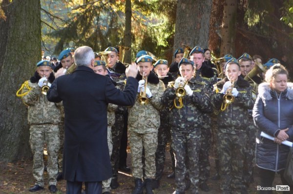 На Покрову у Луцьку освятили камінь на місці пам’ятника Волинським Героям АТО. ФОТО