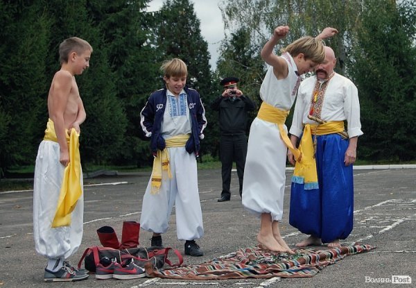 Як волинських юнаків проводжали в армію. ФОТО