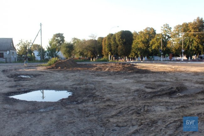 Мешканці Нововолинська відстоюють свою вулицю, яка руйнується через будівництво парковки