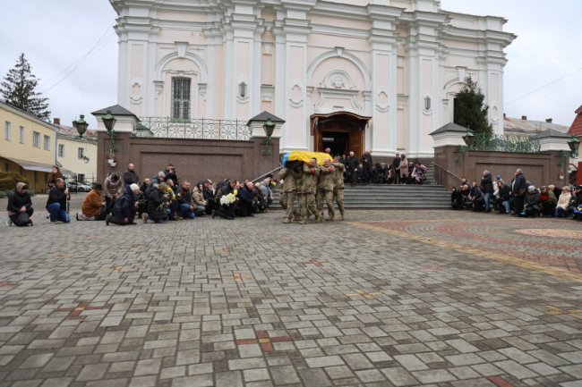 Загинув за вільну Україну: як Луцьк прощався з Героєм Сергієм Ткачем