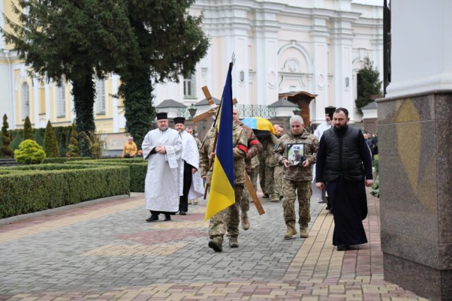 Загинув за вільну Україну: як Луцьк прощався з Героєм Сергієм Ткачем