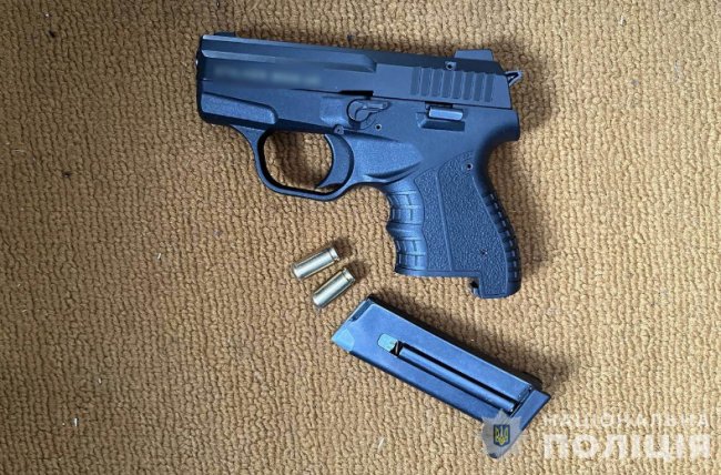 На Волині затримали торгівця зброєю