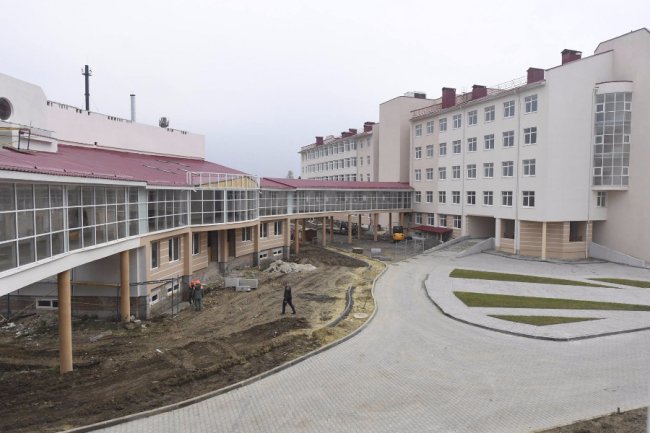 Володимир Гройсман поділився враженнями про перинатальний центр у Луцьку. ФОТО