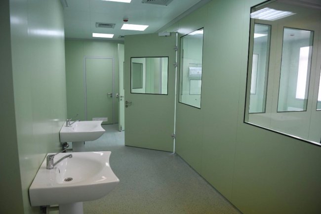 Володимир Гройсман поділився враженнями про перинатальний центр у Луцьку. ФОТО