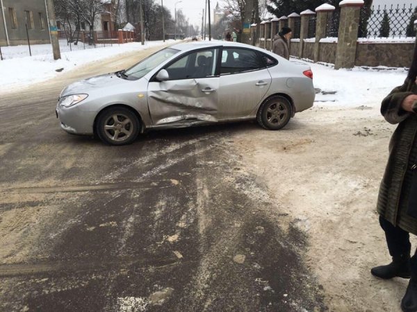 У Луцьку зіткнулись три автівки. ФОТО
