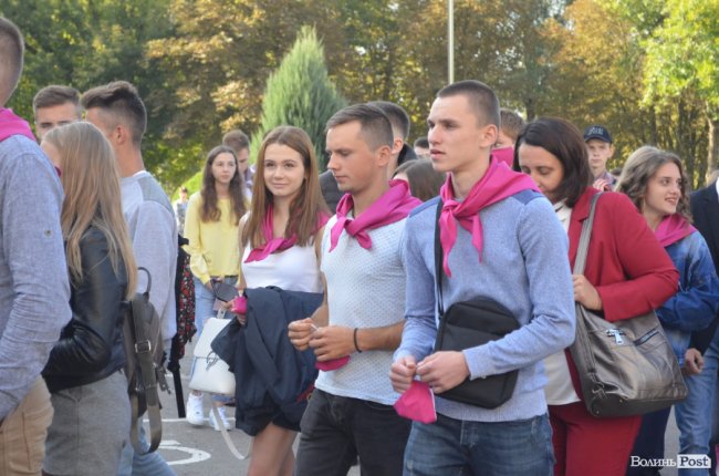  Як у луцькому «політесі» вітали першокурсників. ФОТОРЕПОРТАЖ