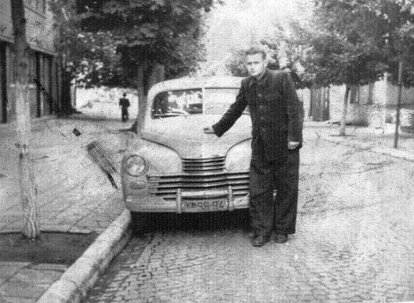 Авто на нинішній вулиці Кривий Вал