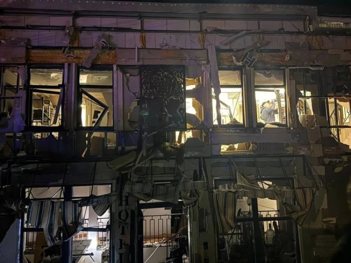 РФ масовано вдарила по Одесі: є влучання в будинок