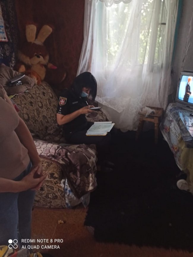 Бруд, безлад та антисанітарія: на Волині перевірили кризові сім'ї. ФОТО