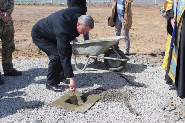У Луцьку заклали капсулу під будівництво житла для сімей загиблих бійців АТО. ФОТО