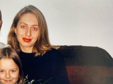 Вчителька з Луцька бореться зі страшною хворобою, рідні благають про допомогу 