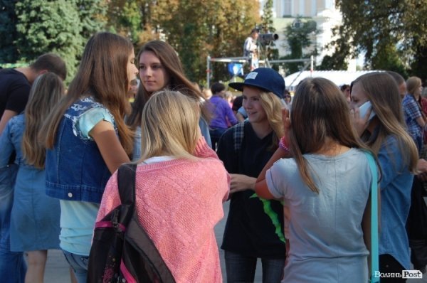 Лучанам дозволили пити пиво у центрі міста. ФОТО