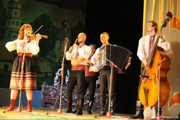 Масштабним шоу в Луцьку завершилися великодні свята. ФОТО. ВІДЕО