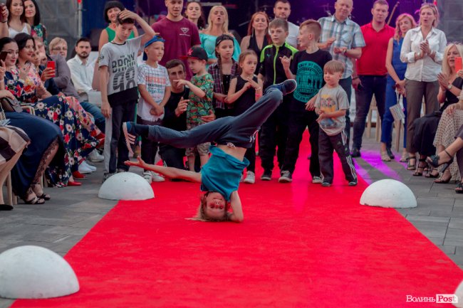 Гурт «СКАЙ», байкери та неймовірні колекції одягу: чим вражав другий день  «Lutsk Fashion Weekend»