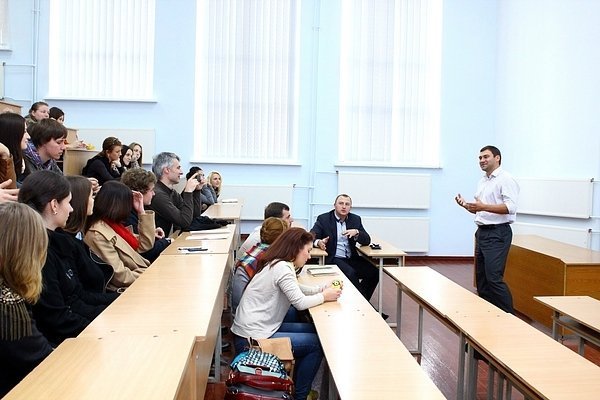 Кандидат у народні депутати Роман Іванюк прочитав лекцію в ЛНТУ. ФОТО*