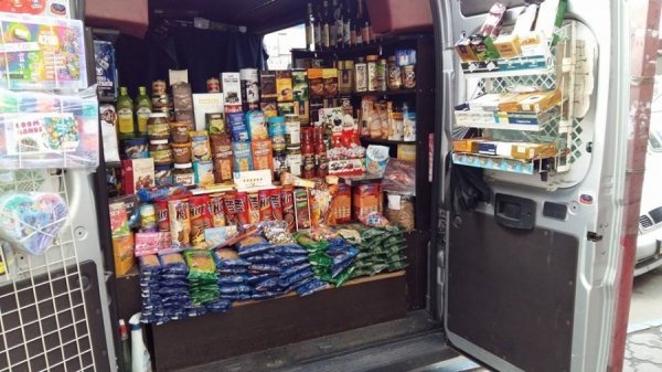 У Луцьку правоохоронці припинили стихійну торгівлю. ФОТО