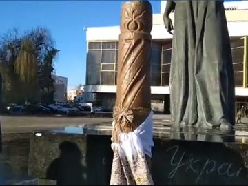  Луцьк у Книзі рекордів України: у місті зафіксували найбільшу воскову свічку 