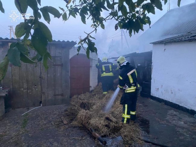 На Волині через пустощі чотирирічного хлопчика згоріла господарська будівля