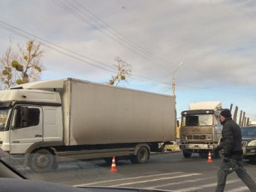 У Луцьку зіткнулися дві вантажівки