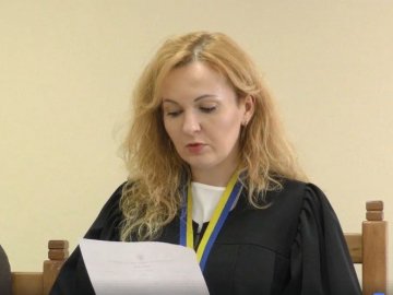 Квартири, автівки і соцвиплати: як живе служитель Феміди Волинського адмінсуду