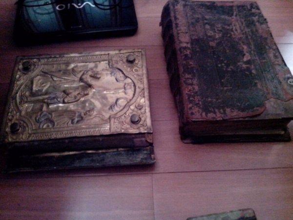 СБУ виявила у Миколи Романчука під будинком тунелі з коштовностями