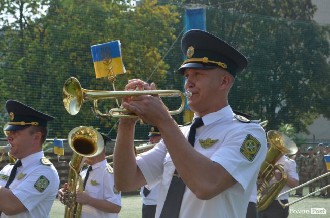 Майбутні захисники: у Луцьку для військових ліцеїстів пролунав перший дзвоник. ФОТО