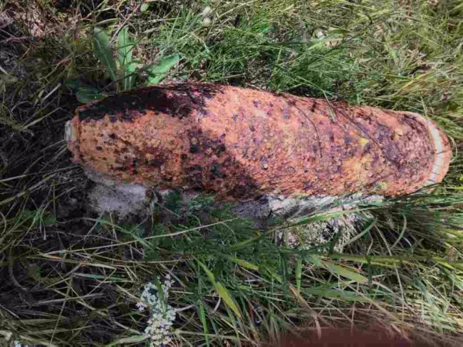 Волинянин під час відпочинку на річці знайшов міну