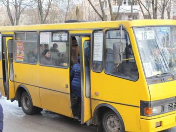 2 автобуси замість 8: у Луцьку скаржаться на маршрутку