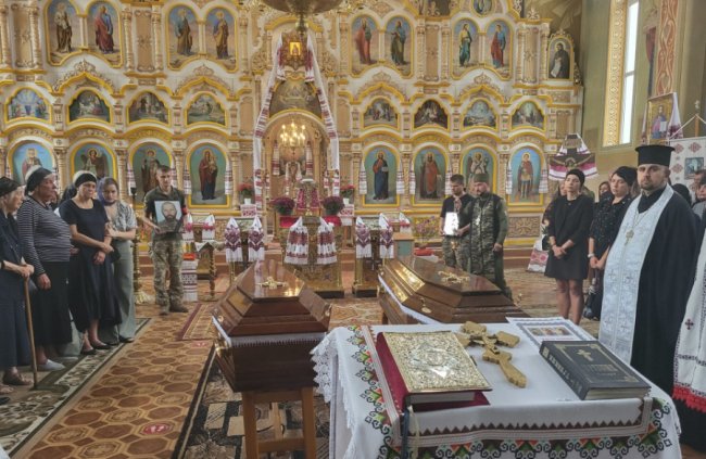 У Ковелі попрощалися з військовими, які загинули в ДТП. ФОТО