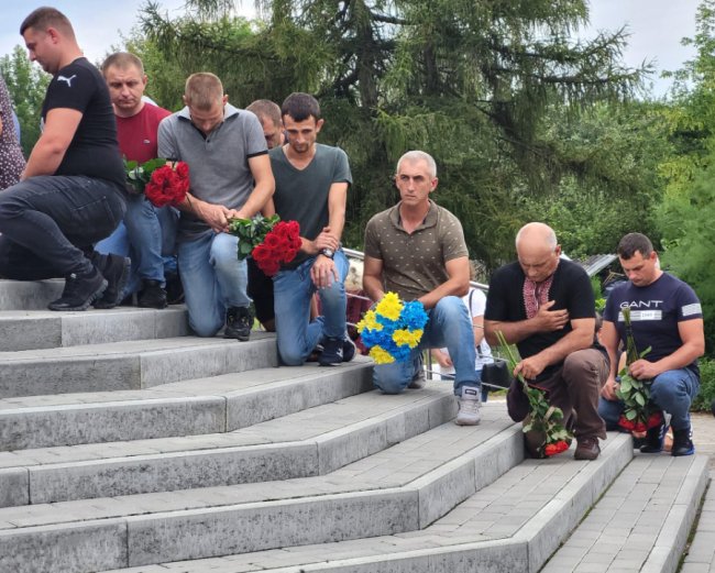 У Ковелі попрощалися з військовими, які загинули в ДТП. ФОТО