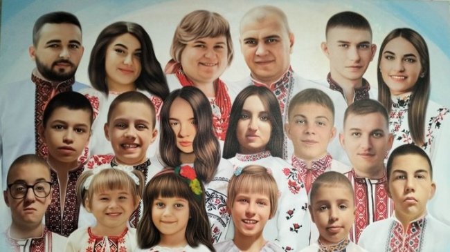 Родина з Волині виховує 13 дітей, з яких 10 - прийомні. ВІДЕО
