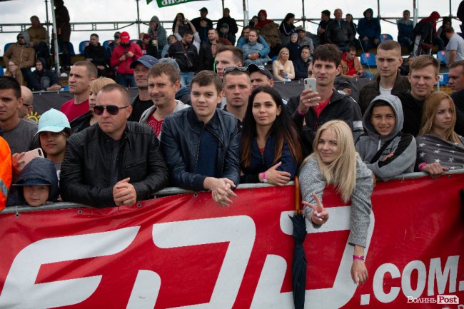 У Луцьку відбулися видовищні авто- і мотогонки. ФОТОРЕПОРТАЖ