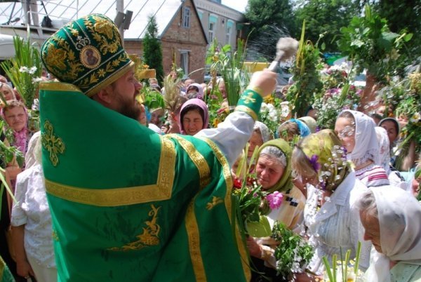 Як у луцькому храмі святкували Трійцю. ФОТО