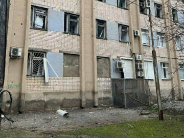 Росіяни влучили у пологове відділення лікарні в Херсоні