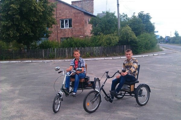 Двоє юних волинян змайстрували диво-велосипеди. ФОТО