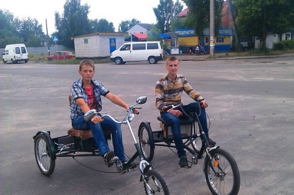 Двоє юних волинян змайстрували диво-велосипеди. ФОТО
