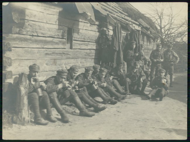 Волинське село на столітніх світлинах. ФОТО