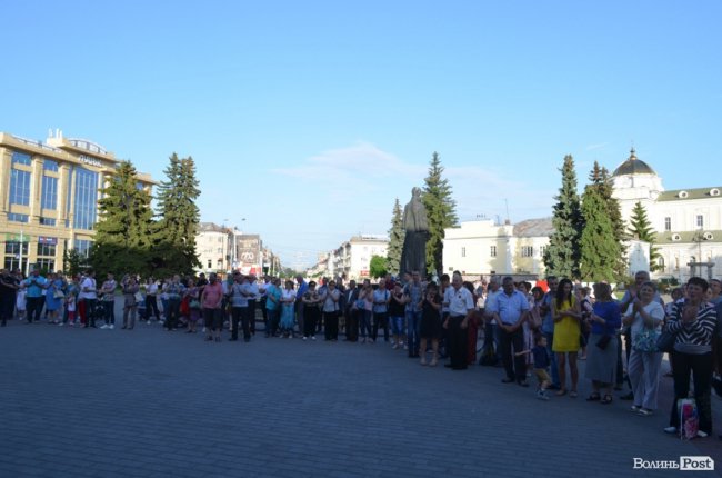 У центрі Луцька – святковий виступ оркестру. ФОТО