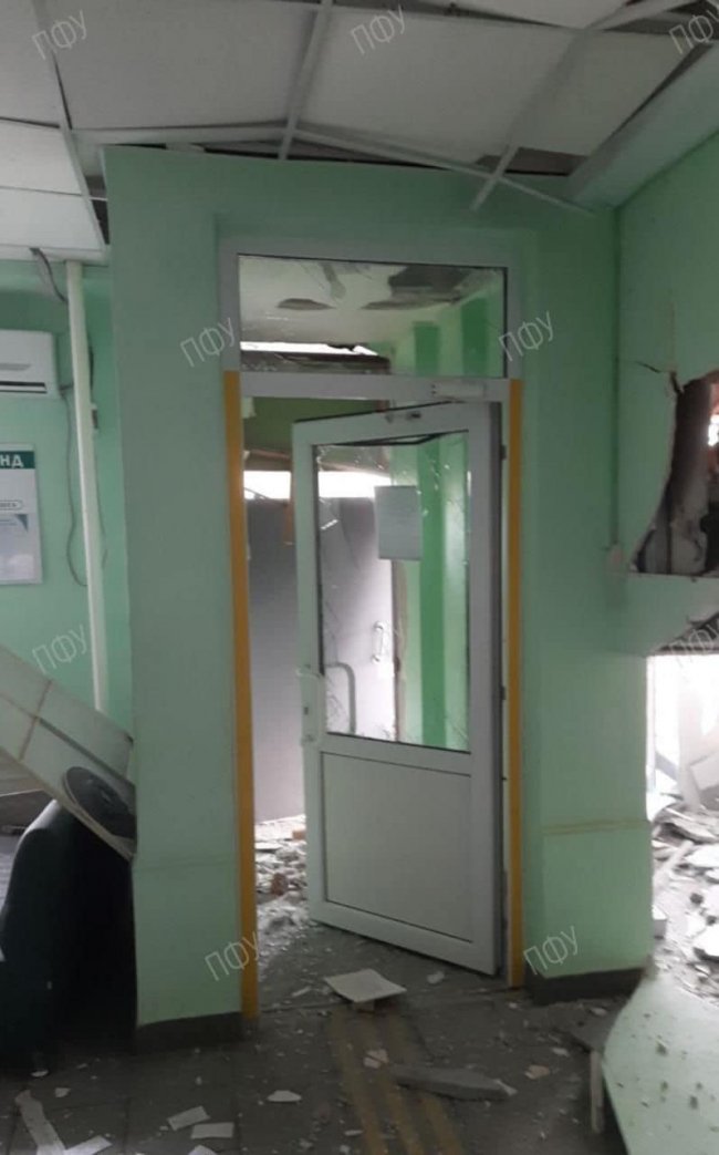 У Кривому Розі росіяни поцілили в будівлю сервісного центру Пенсійного фонду: четверо поранених