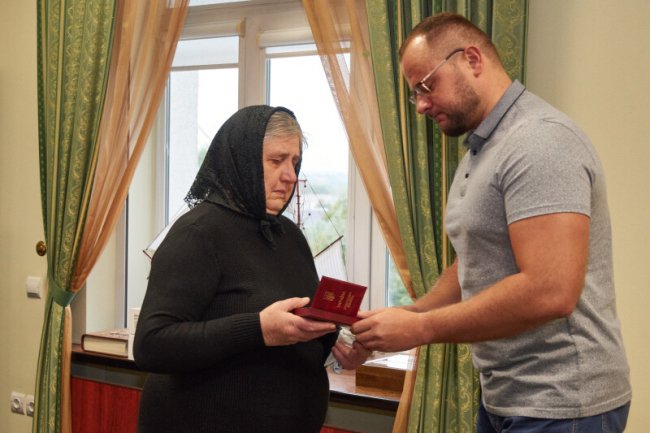 У Луцьку матерям загиблих Героїв вручили ордени