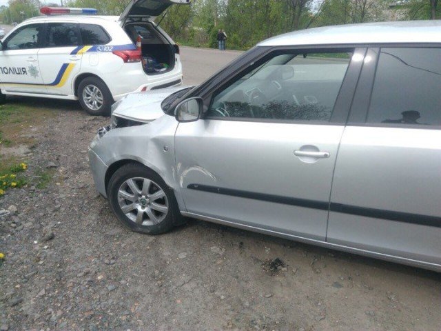 У місті на Волині зіткнулися вантажівка та легковик на єврономерах. ФОТО