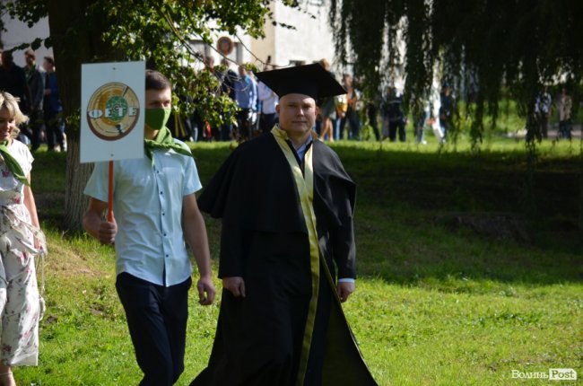  Як у луцькому «політесі» вітали першокурсників. ФОТОРЕПОРТАЖ