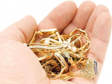 Дорогий відпочинок: як на Світязі «полюють» за золотом 