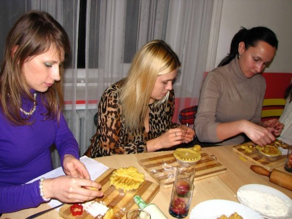 Луцькі мами готували американські страви. ФОТО