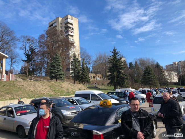 Під час карантину всі таксі Луцька їздитимуть за одним тарифом. ПЕРЕЛІК СЛУЖБ