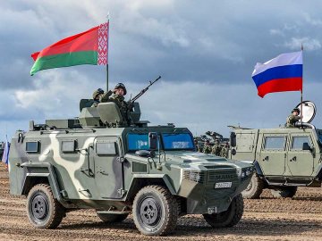 Лукашенко і Путін домовилися розгорнути спільне угруповання військ