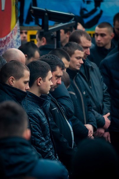 Як у Луцьку «Беркут» ставав на коліна. ФОТО