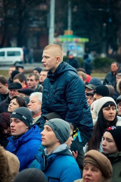 Як у Луцьку «Беркут» ставав на коліна. ФОТО