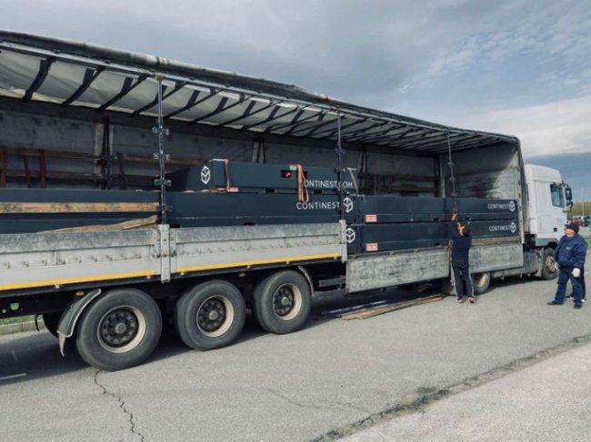 Із Закарпаття в Ірпінь відправили модульні будинки