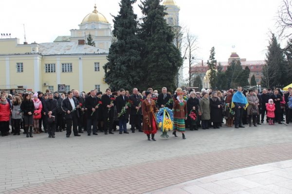 У Луцьку вшанували пам'ять Лесі Українки. ФОТО